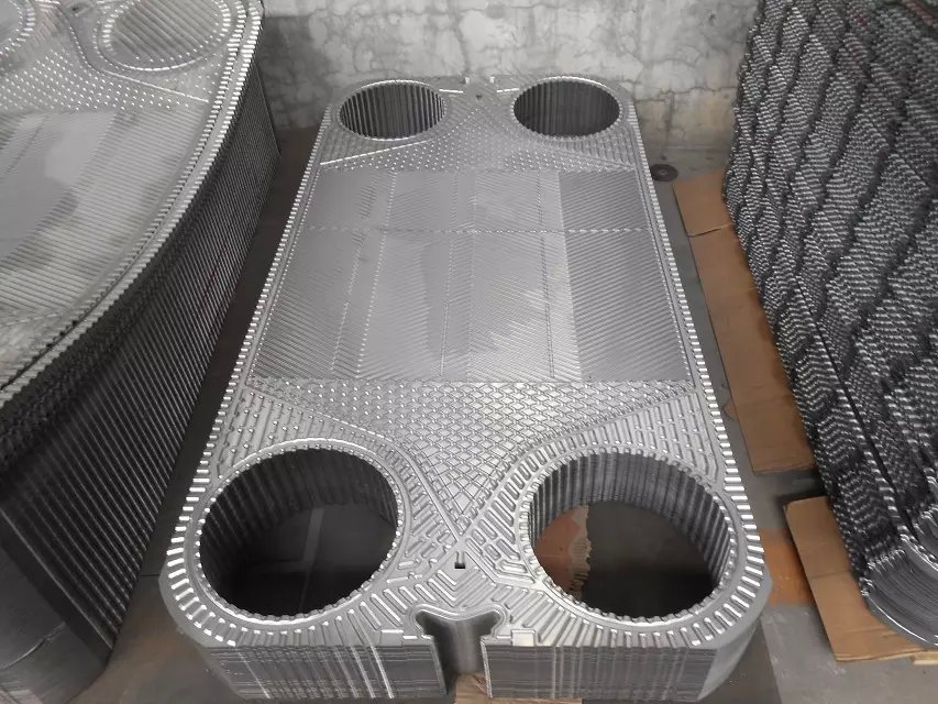 山東熱交換器的原理水水版式換熱器的優(yōu)點(diǎn)國信工業(yè)設(shè)備